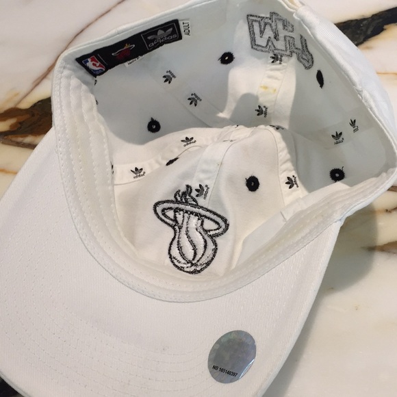 Miami Heat Retro White Fire Hat - Picture 4 of 4